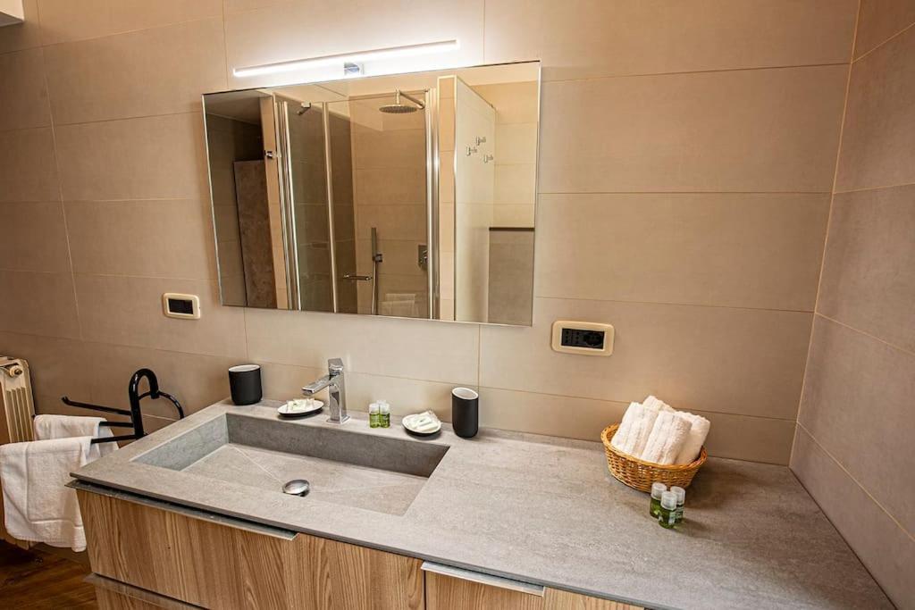 Dimora Al Colosseo, 2 Bedrooms Rome Extérieur photo
